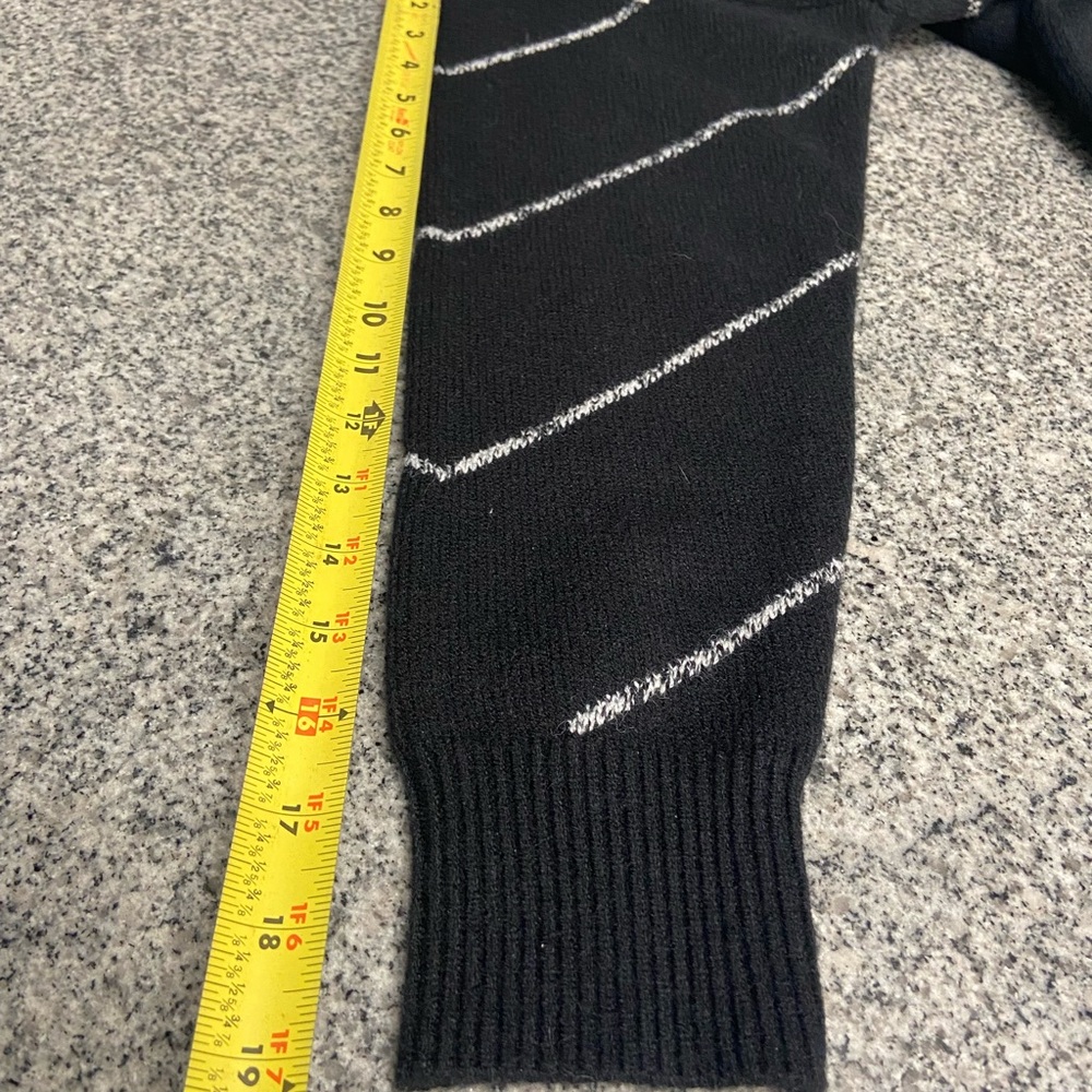 NWT KARL Lagerfeld Black/White Womens Long Sleeve Sweater SzL   Abstract Lines - Picture 15 of 17